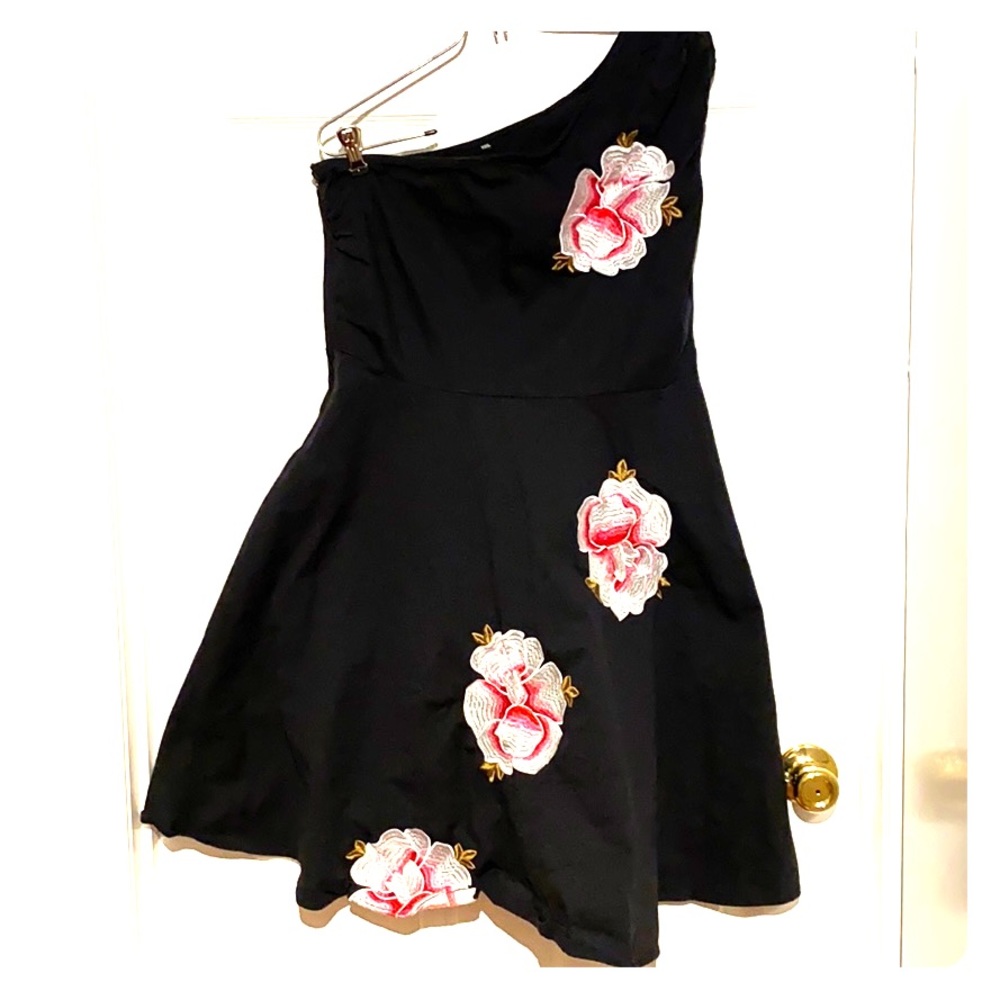 One shoulder dress